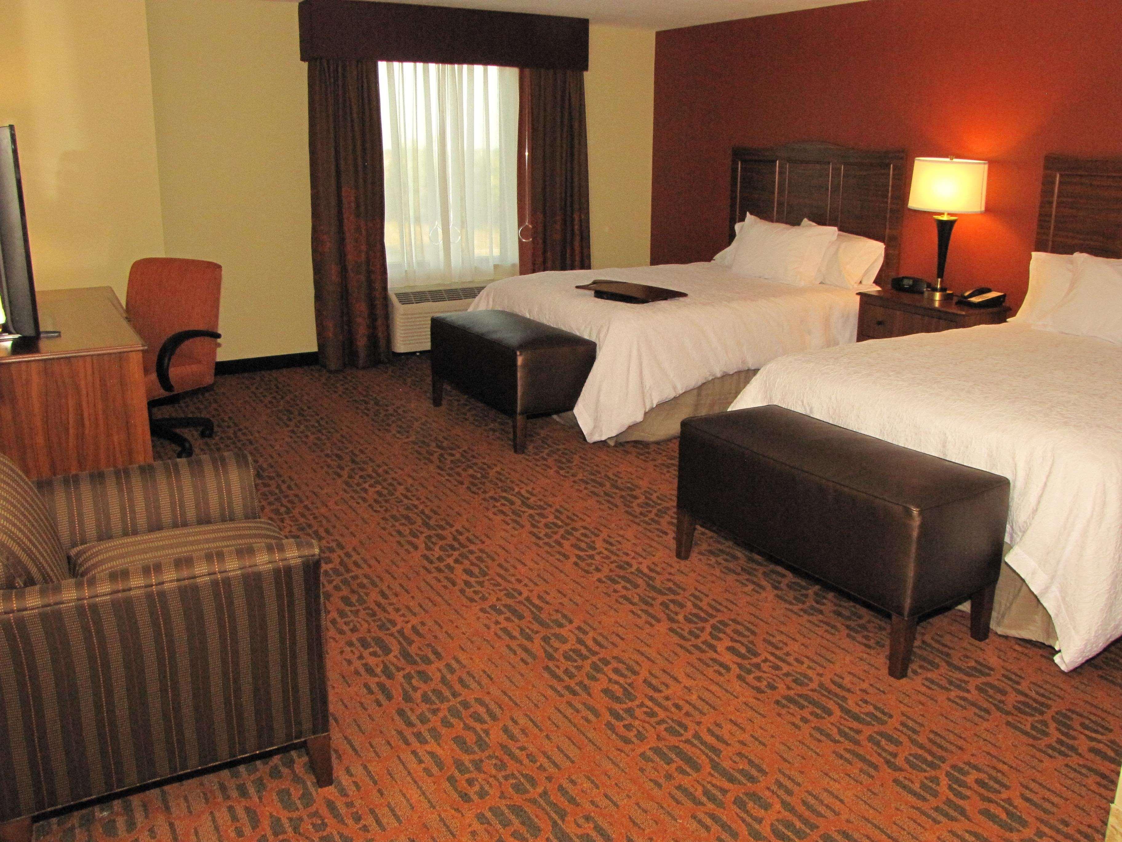 Hampton Inn & Suites Jamestown Bagian luar foto