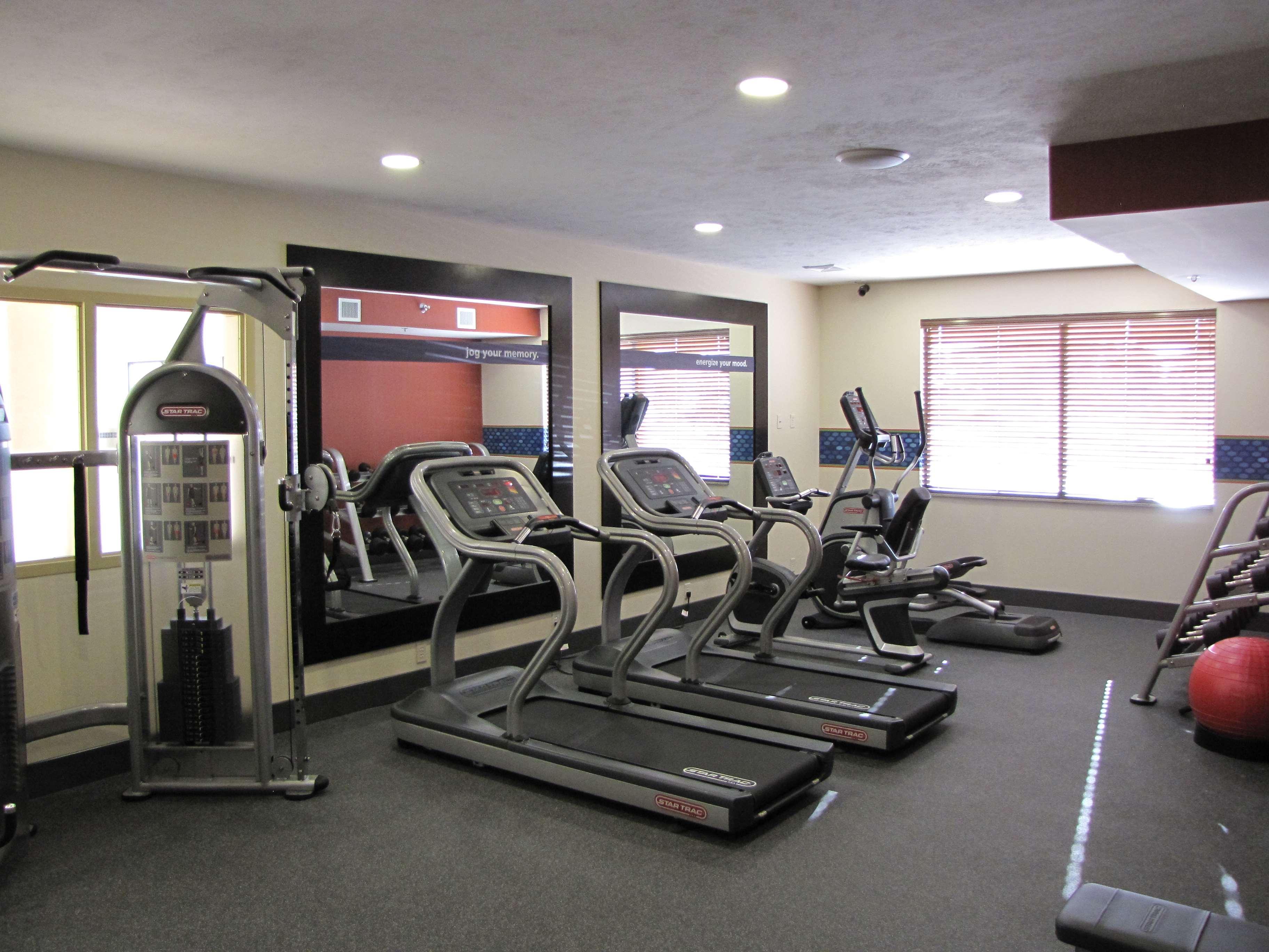Hampton Inn & Suites Jamestown Bagian luar foto